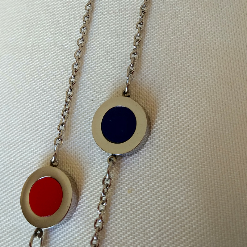 Collar con circulos doble vista
